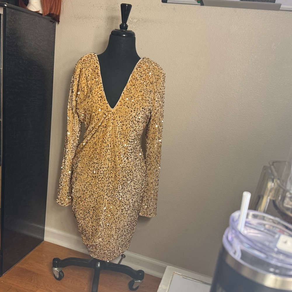 Elegant Gold Sequin Dress